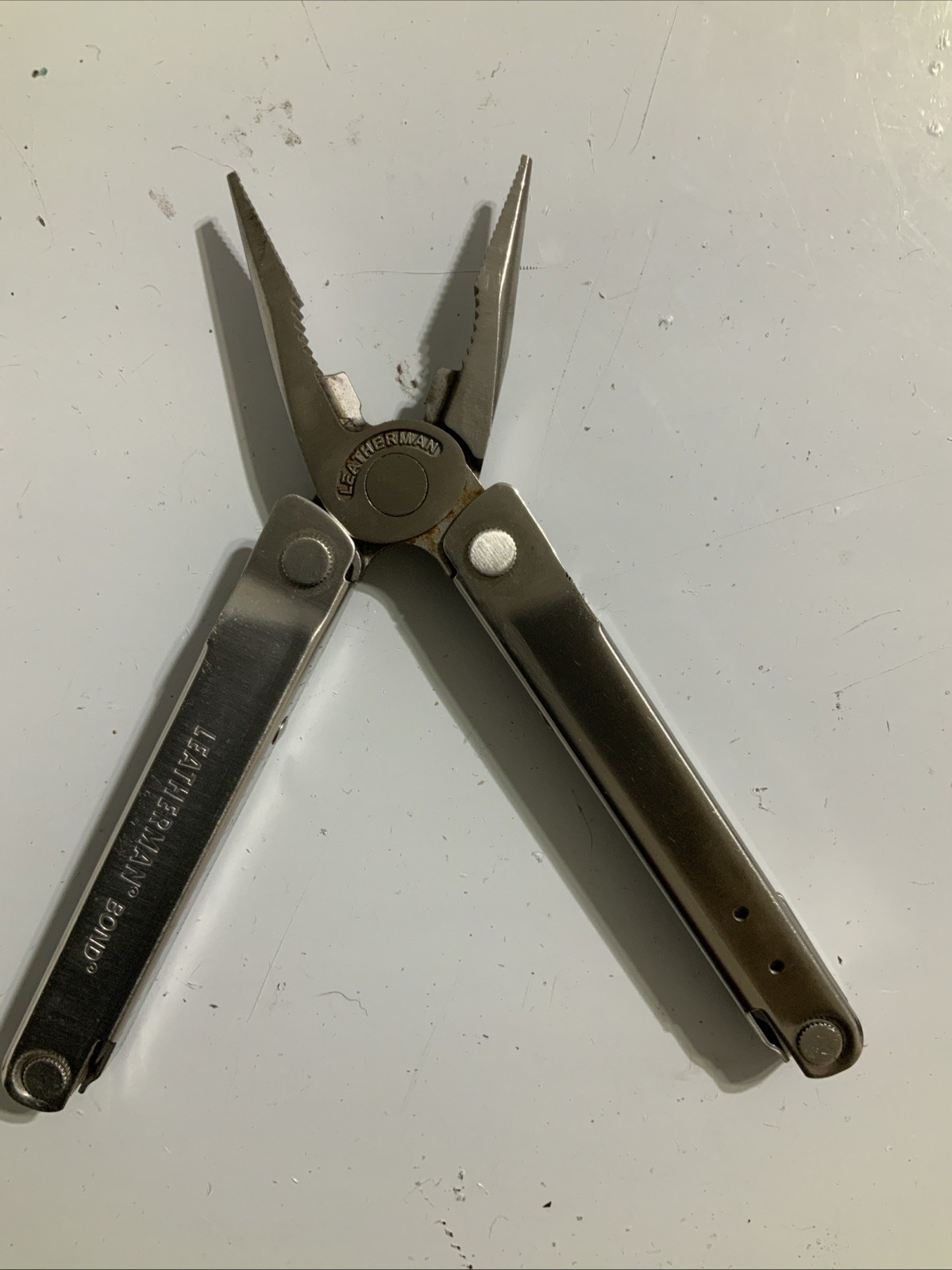 LEATHERMAN Bond Multitool, Stainless Steel Everyday Tool! – V11