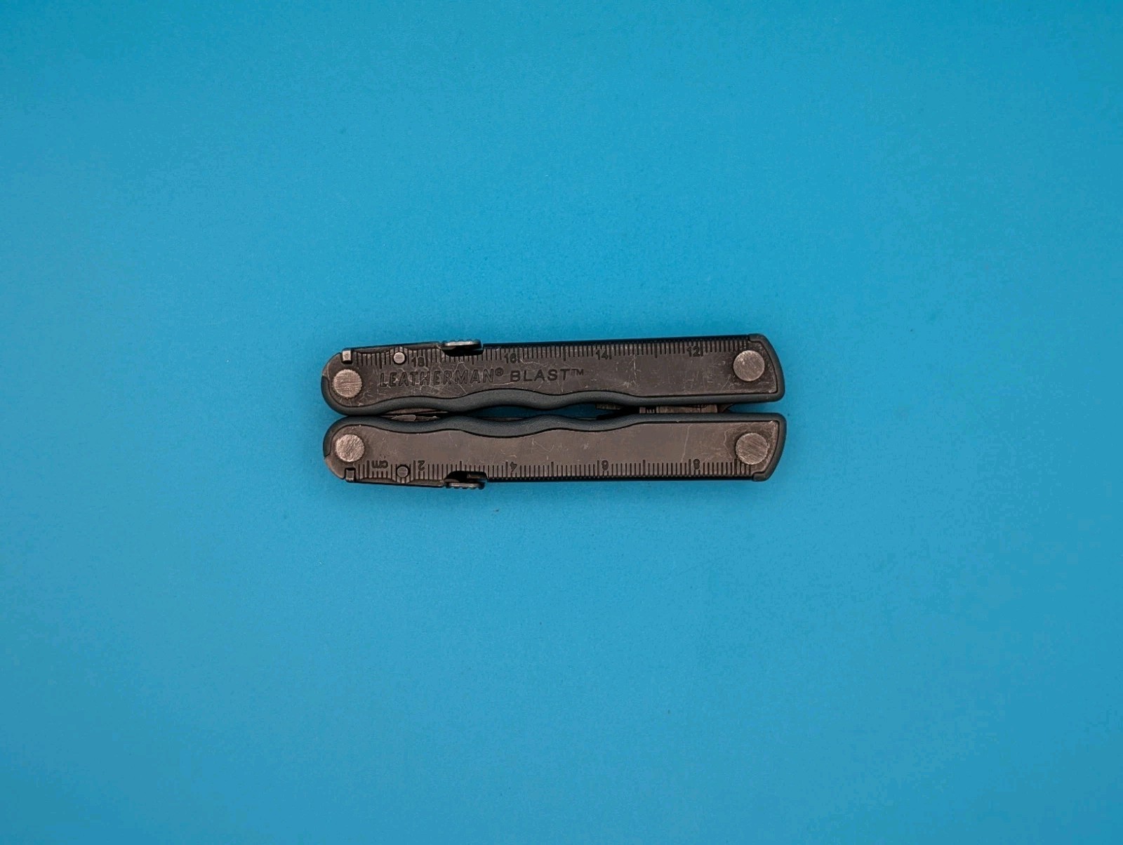 Leatherman BLAST Multi-Tool , Retired Multitool w/ Knife Pliers! BLACK OXIDE!
