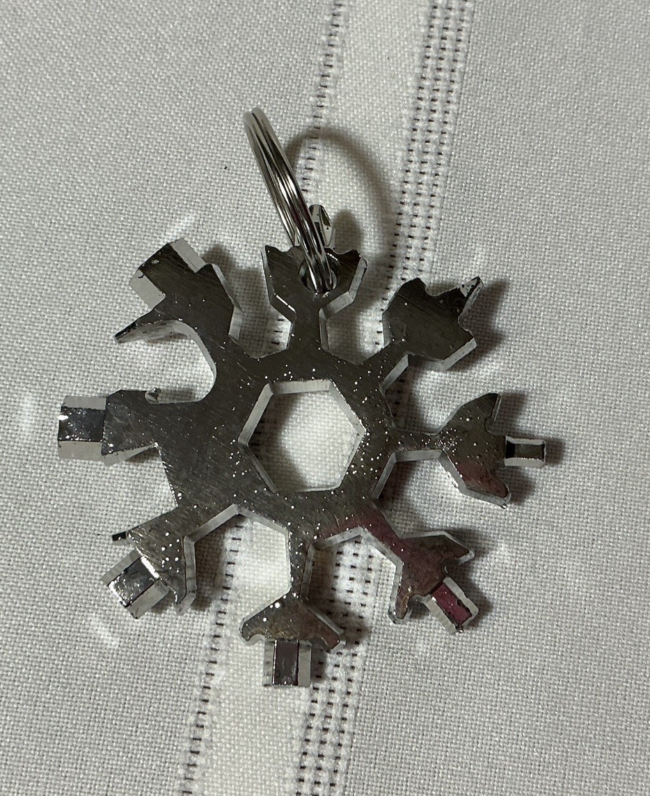 18-in-1 Snowflake Multi-Function Tool ~ 1 each – Black, Silver, Gold