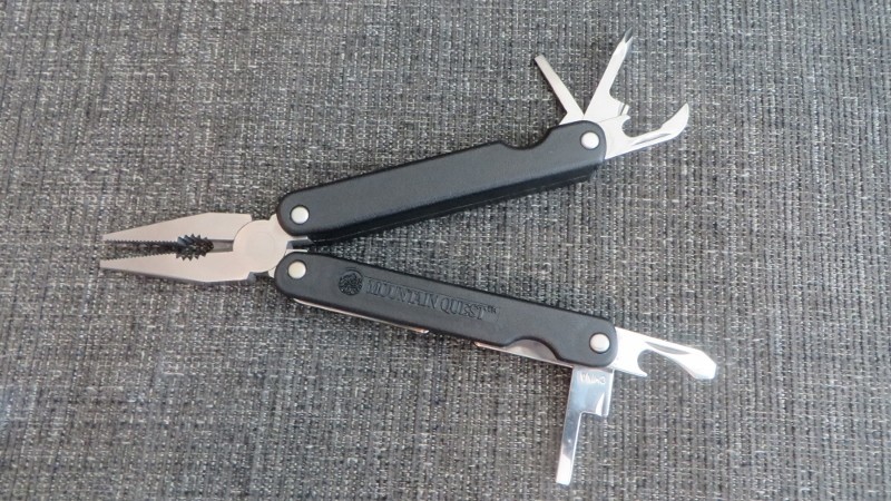 Multi Tool W/Case – Mountain Quest – Smaller 4 inch Tool