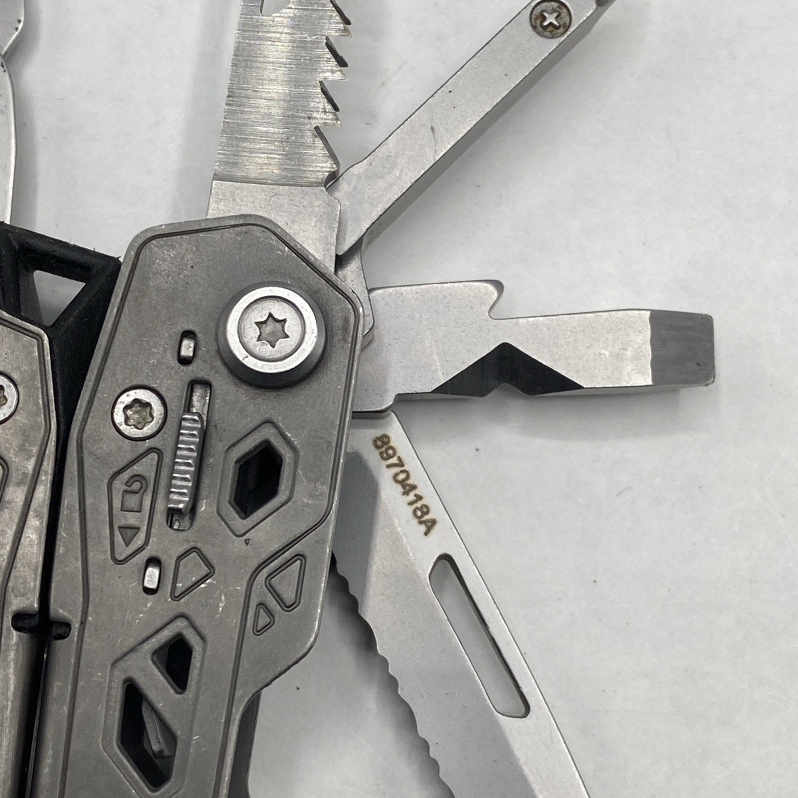 Gerber Truss Multi Tool with Sheath – Gray