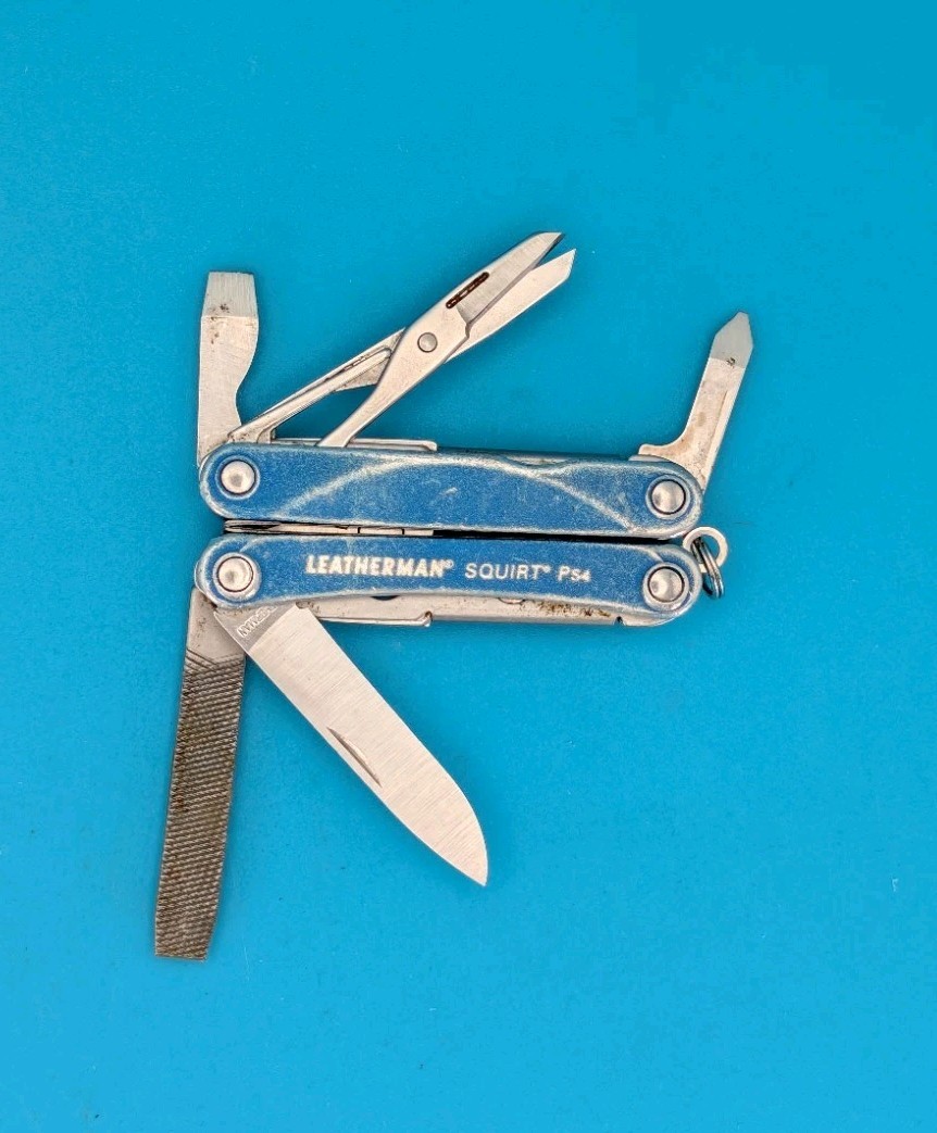Leatherman SQUIRT PS4 Multi-Tool With Pliers Scissors Knife BLUE!