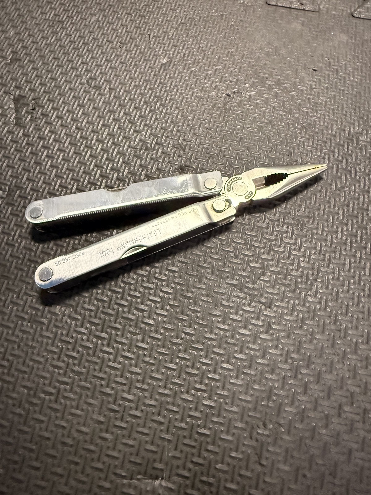 Leatherman Multi Tool with Leather Case Vintage Used Rare. DATE 03/95.