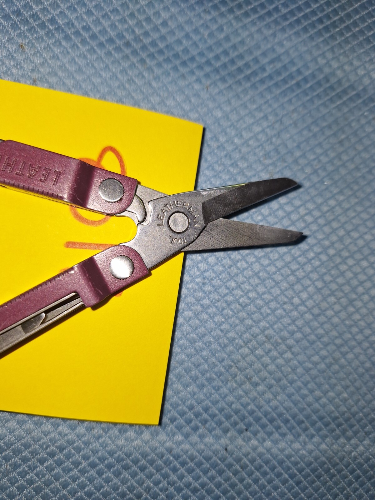 1 LEATHERMAN MICRA Multi Tool PURPLE Lot 8013