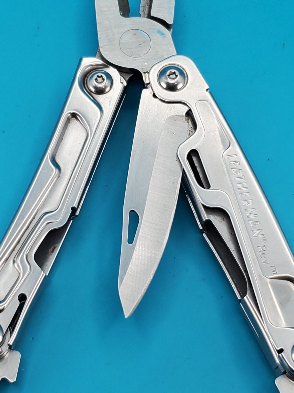 Leatherman Rev 3.8″ Multi-Tool, Stainless!