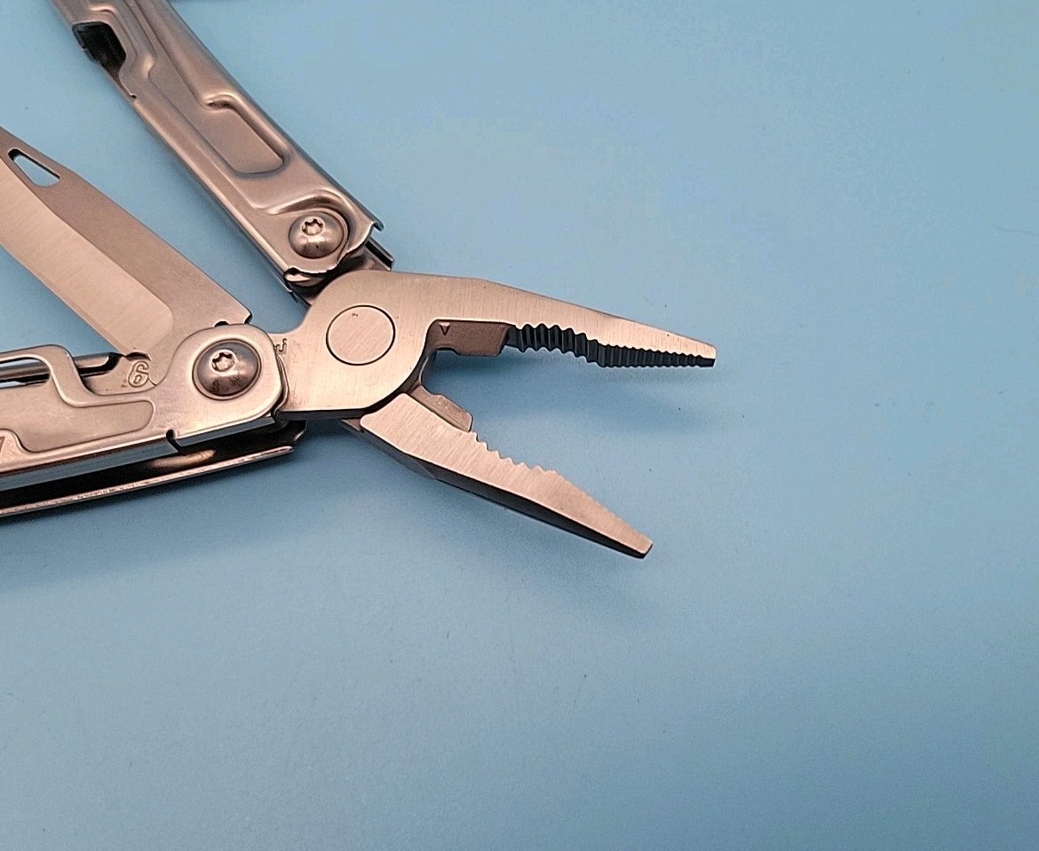 Leatherman Rev Multi-Tool – Pliers, Knife, Screwdrivers, Can Opener, File