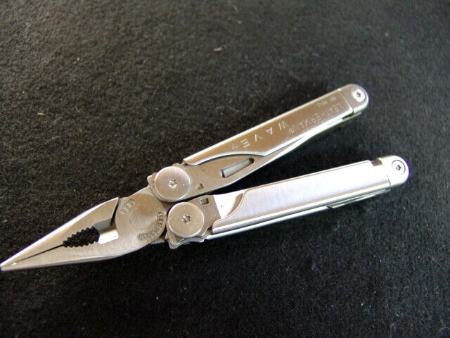 LEATHERMAN WAVE ORIGINAL-RETIRED-07-01-w/CUSTOM WAVE LEATHERMAN CASE-EXCELLENT