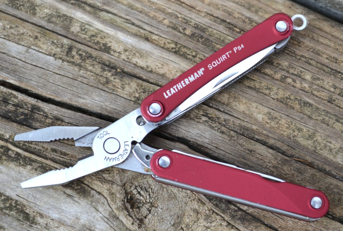 Genuine Leatherman Squirt PS4 Red Multitools Knife, Plier Multi-Tools–Excellent