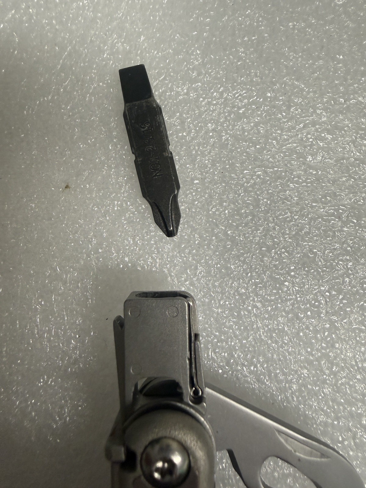 Leatherman Wave Multi‑Tool w/ Nylon Sheath –Stainless Steel–Great Condition