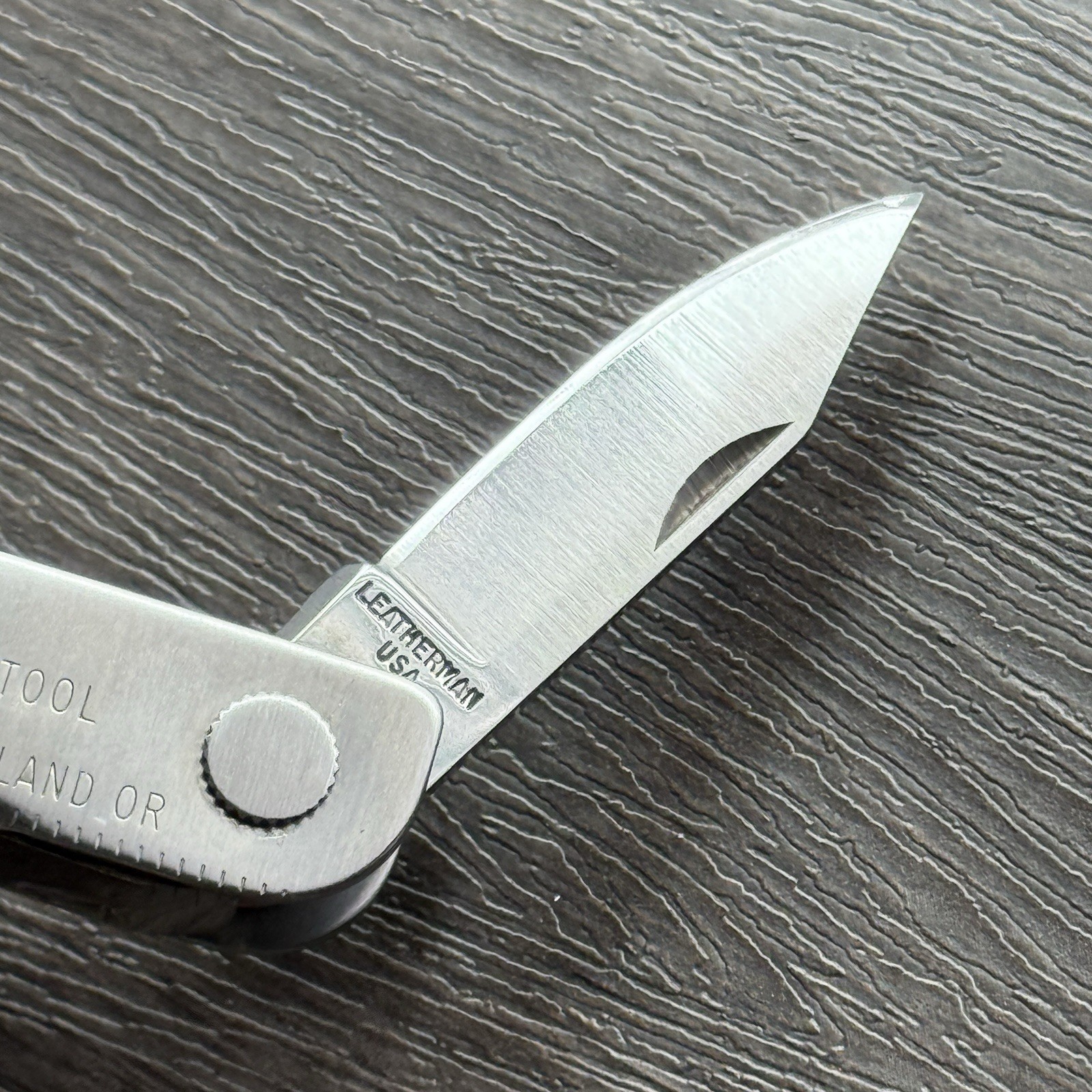 Leatherman MINI TOOL multitool. Variant w/US PAT 4744272 on Both Sides. Engraved