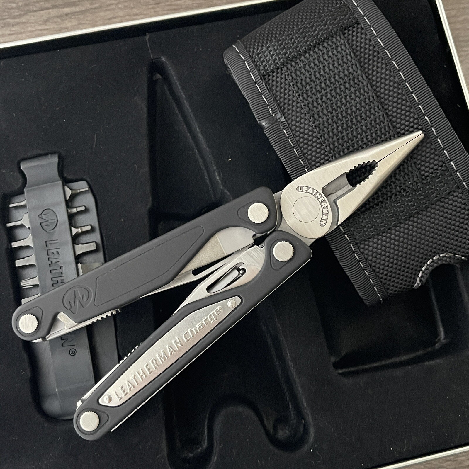 Leatherman Charge AL Multitool in Vintage Metal Gift Box. Made in 2007.