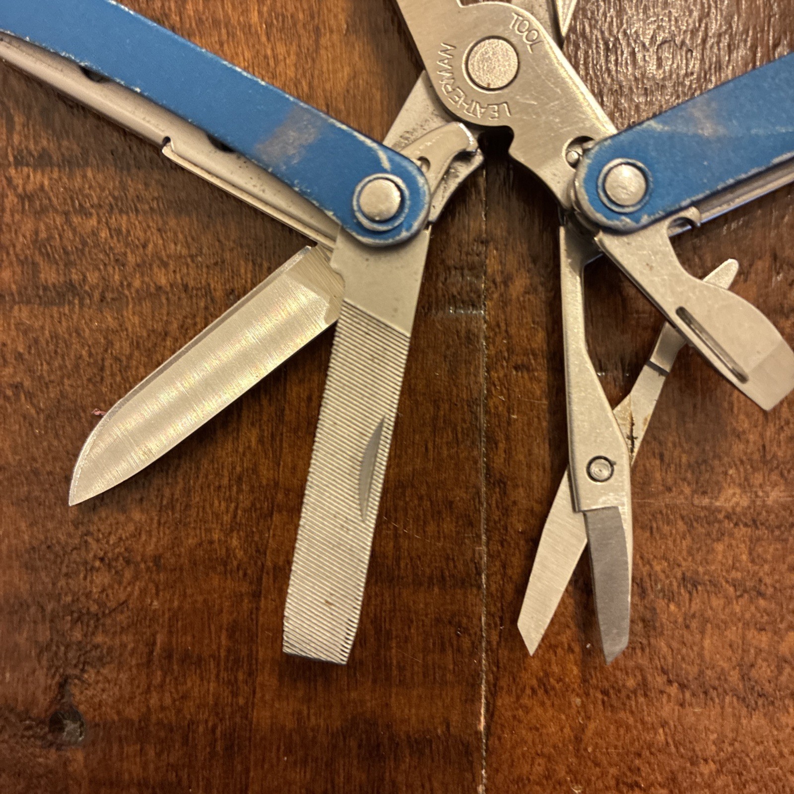 Leatherman Squirt PS4 Multi Tool, Knife, Pliers – Blue – Pat Pend – Excellent