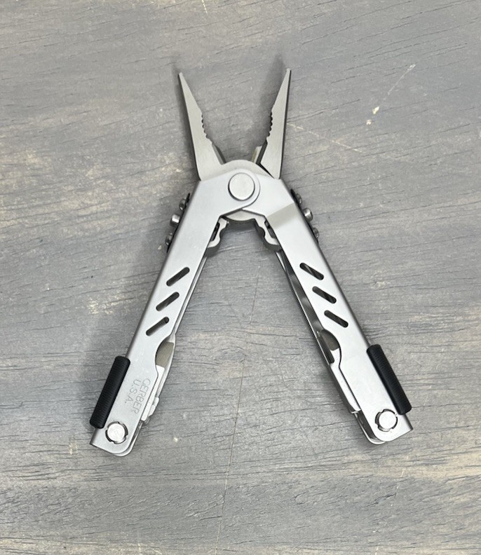 Gerber Multi Tool Leather Sheath Knife Fiskars Scissors Fishing Camping