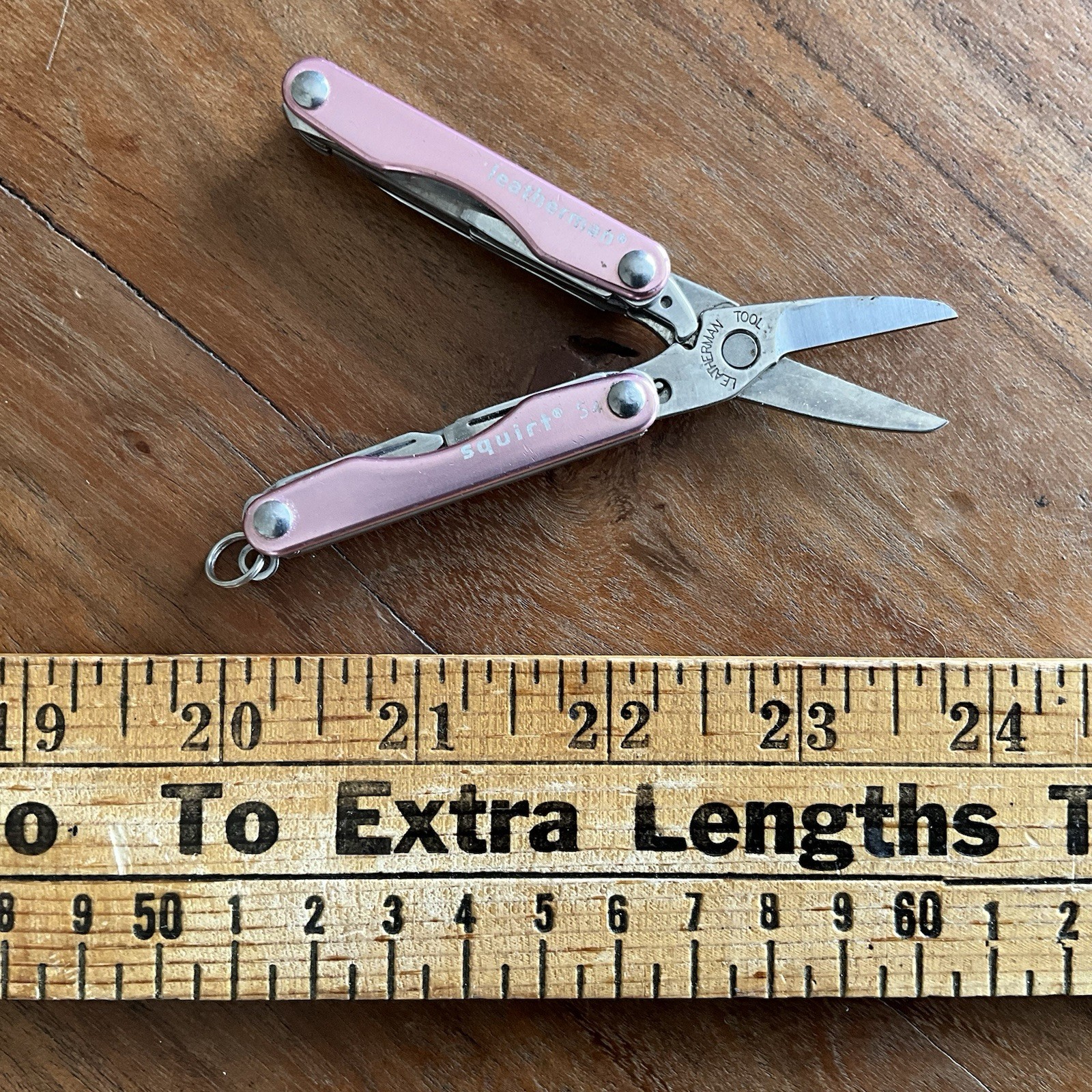 Leatherman Squirt S4 Pink Multitool Discontinued Great Condition Made in the USA