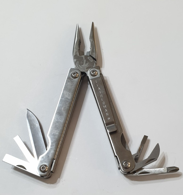 🔥🔥 Leatherman Squirt PS4 Red Rare Retired Used Multi Tool Keychain Collectable