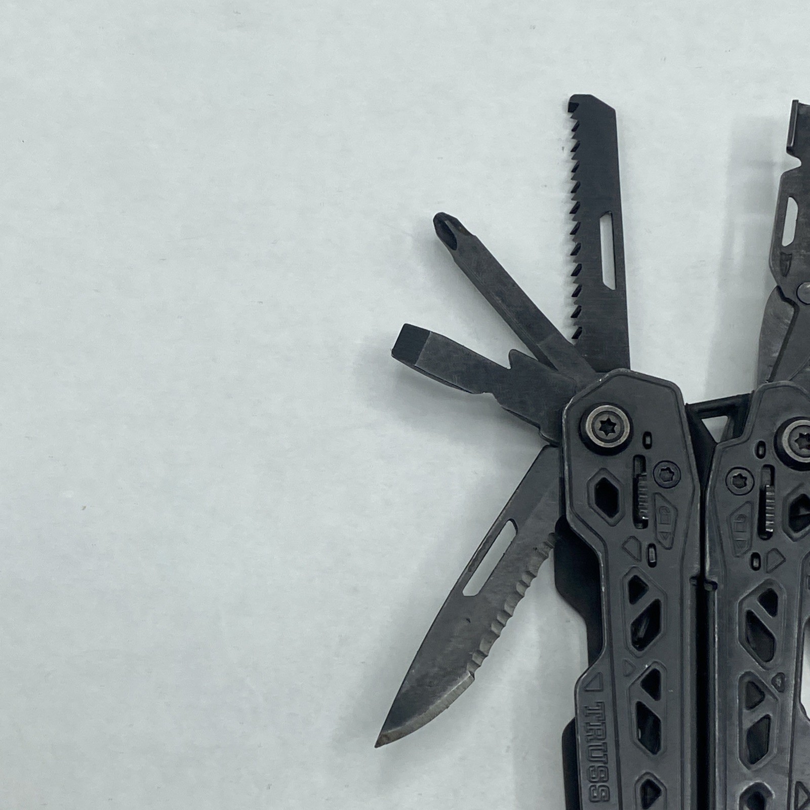 Gerber Truss Multi Tool with Sheath – Black