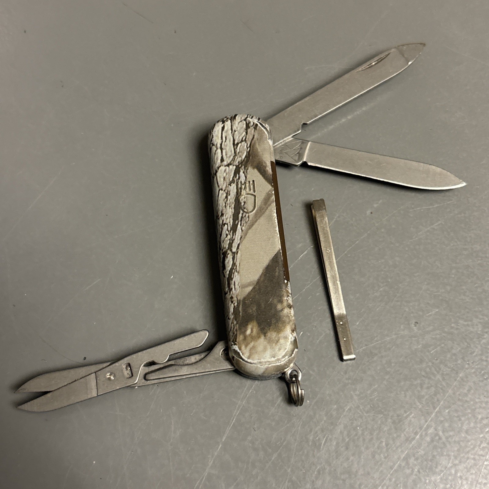 Wenger Esquire Microlite Timber Camo 65mm White LED – Very Unique!