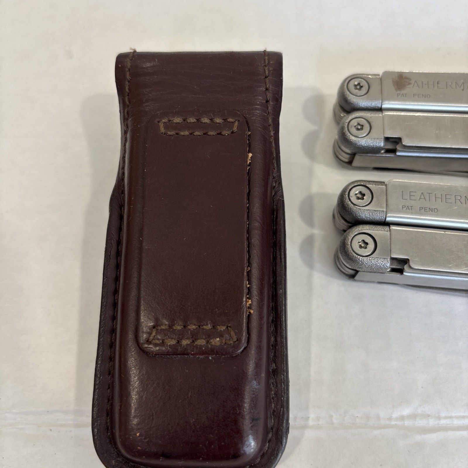 Leatherman Wave Multitool Used In Good Condition Pat Pend with sheath lot of 2