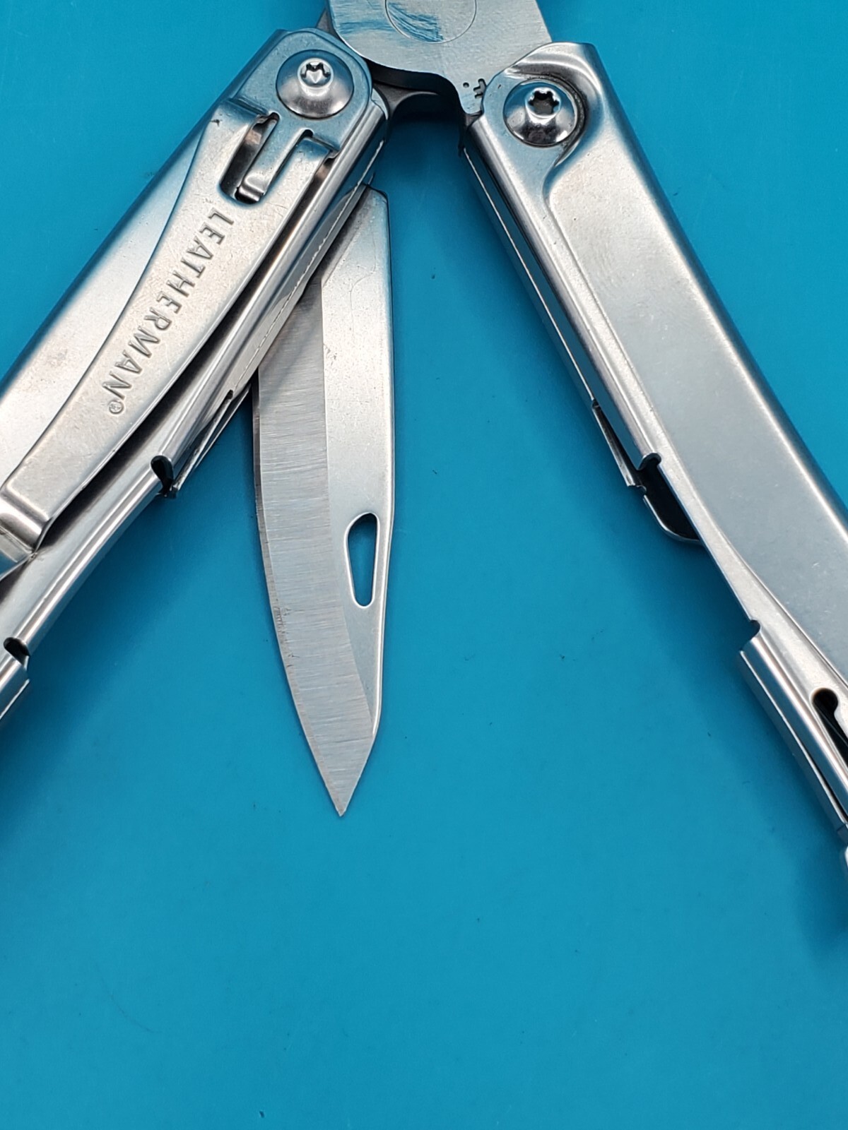 Leatherman Rev 3.8″ Multi-Tool, Stainless! NICE!