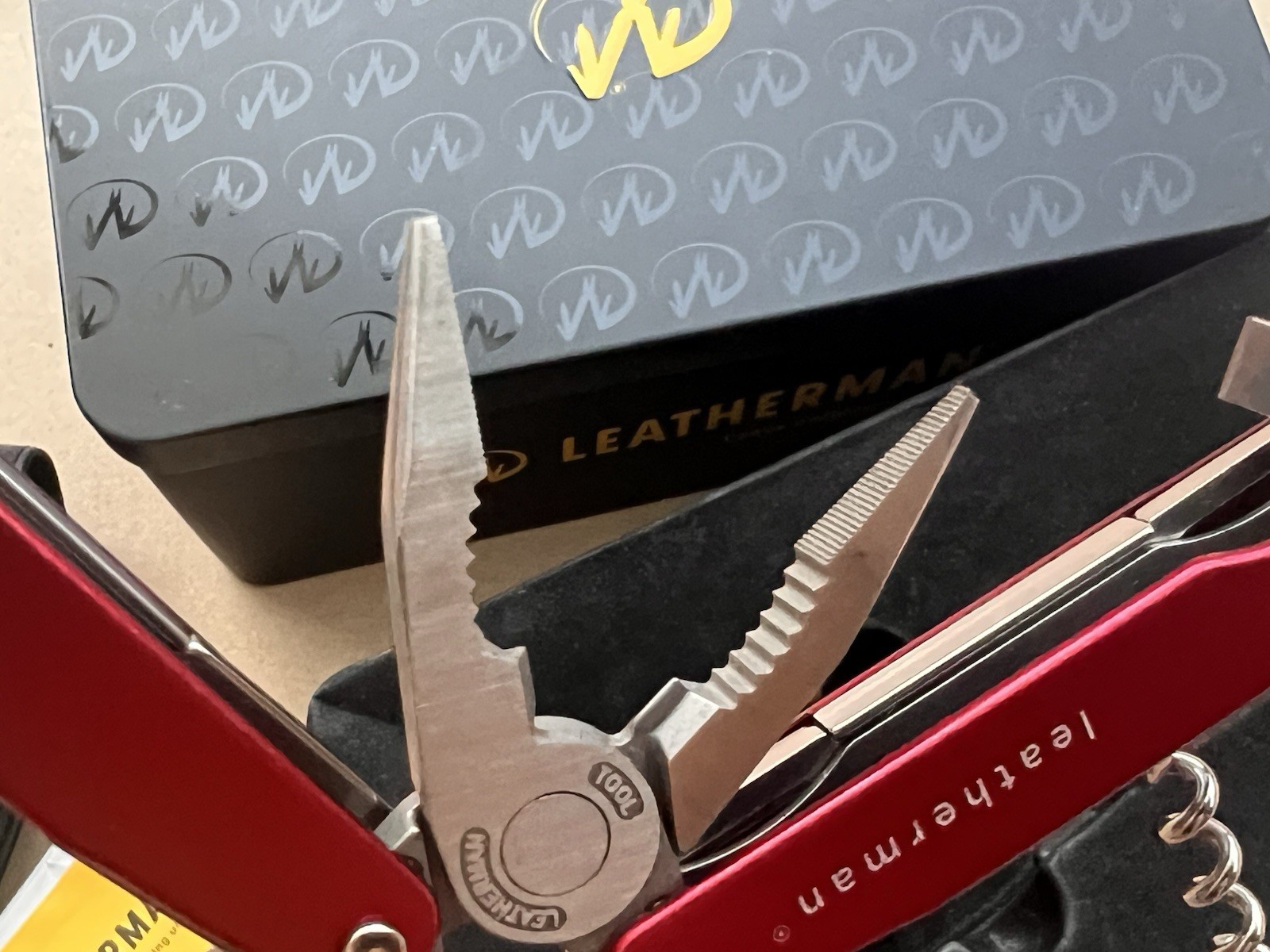 Leatherman Juice C2 – Inferno Red – New Old Stock – Collectibles, Retired.