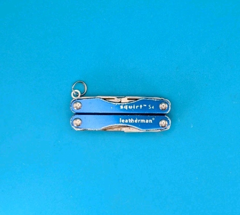 Leatherman Squirt S4 Multi-Tool, Key Ring, Retired, BLUE!