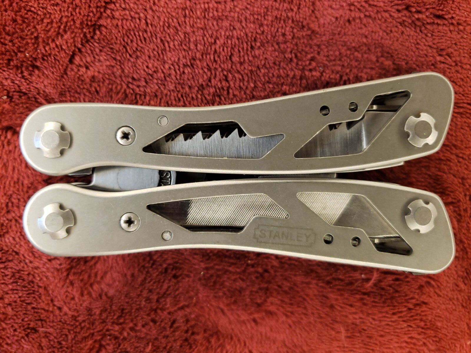 🔪🔪 Stanley 12-In-1 Multi-Tool Knife 12 Tools, Nylon Sheath 84519K