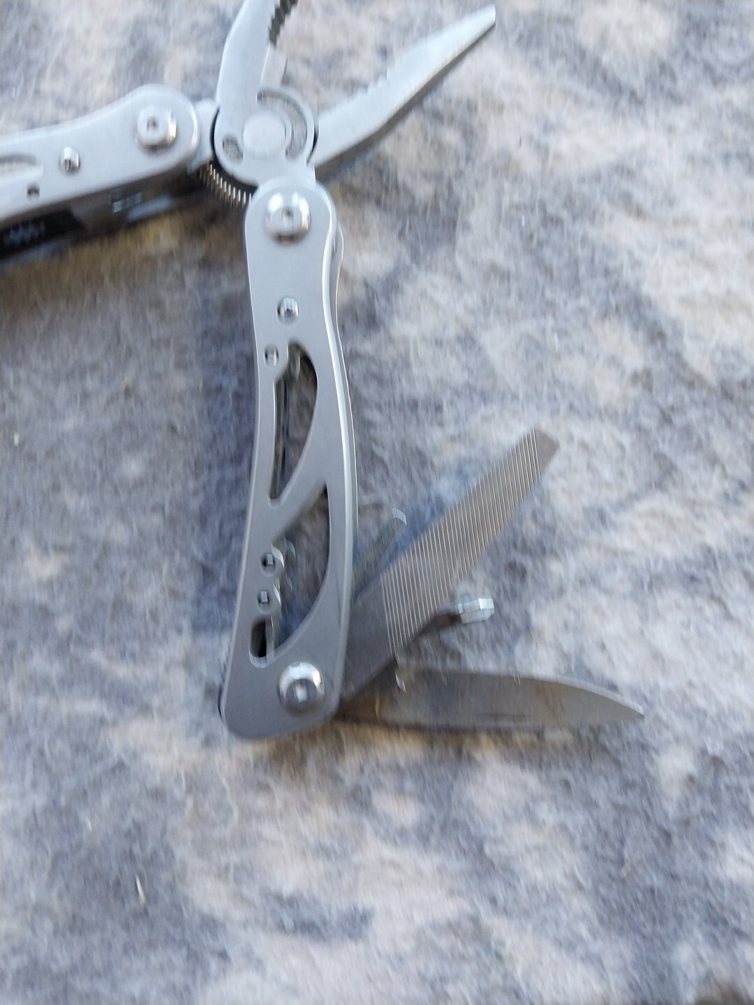 Multi Tool Kit Pliers Pocket Knife Folding Screwdriver Multi-functional