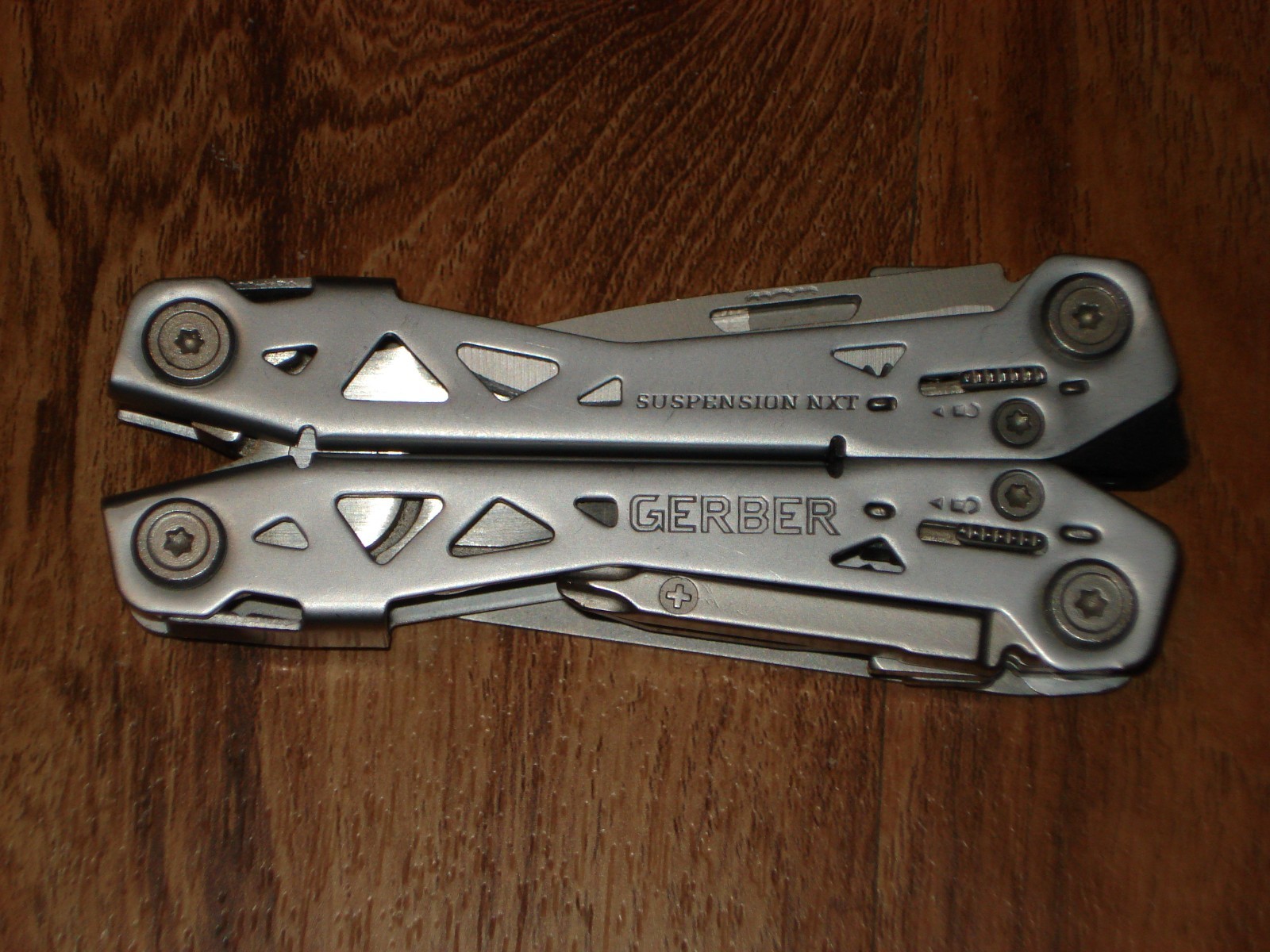 Gerber Gear Suspension-NXT 15-in-1 EDC Multi tool, Excellent Condition