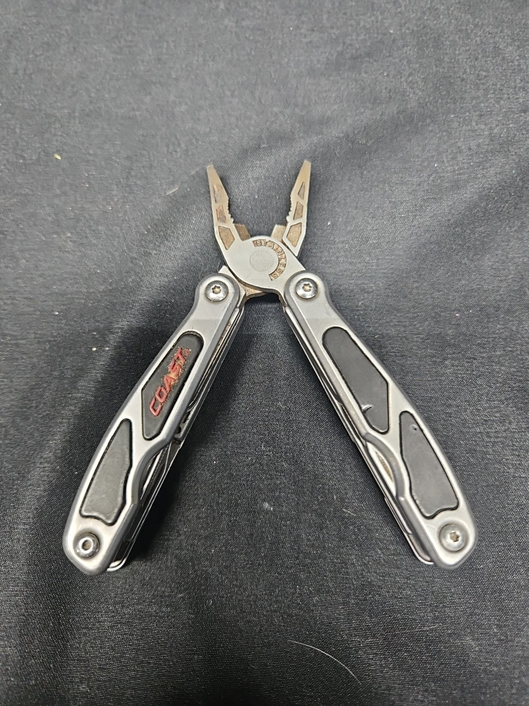 Coast Multi-Tool Silver And Black
