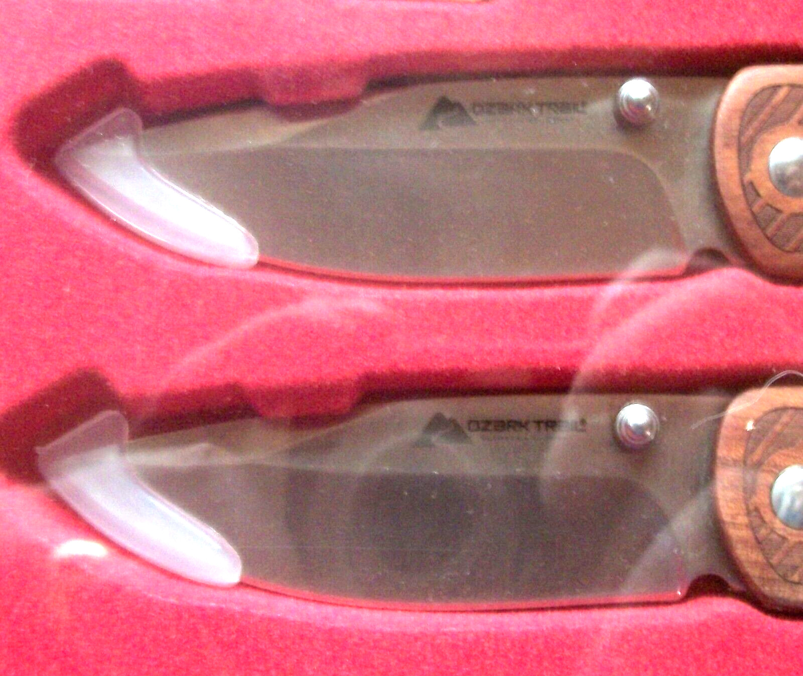 POCKET KNIFE / MONEY CLIP / OZARK TRAIL / 4 PIECE COMBO SET / COLLECTORS TIN BOX