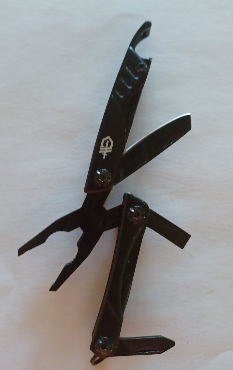 Gerber Dime Multi-Tool, Black, 9-tools, everyday carry, Very nice