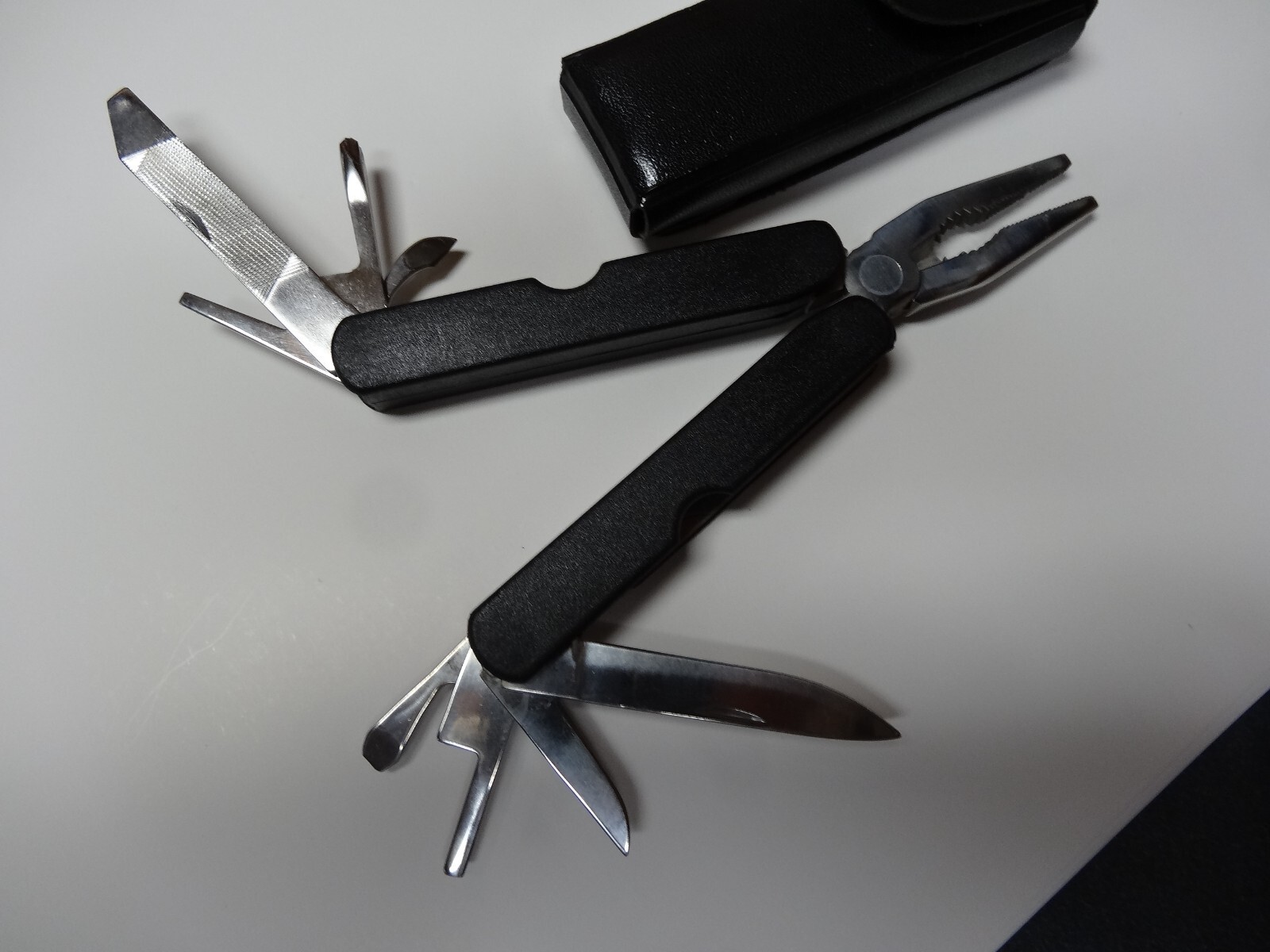 New Norfolk Southern Multi Tool Knife with Sheath + Coast Sport Pocket Knife