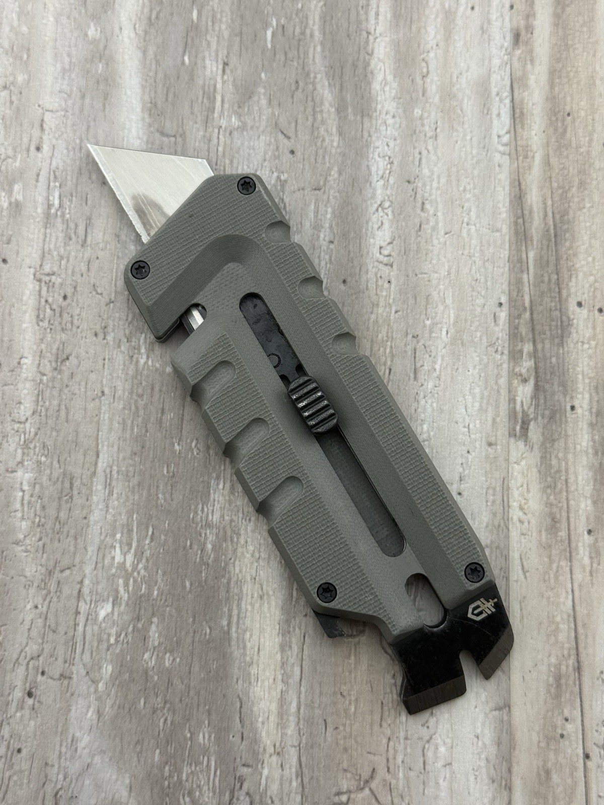 Lot of 2 : Gerber Lockdown Pry & Prybrid Utility Knife Multi-Tool Pocket Prybar