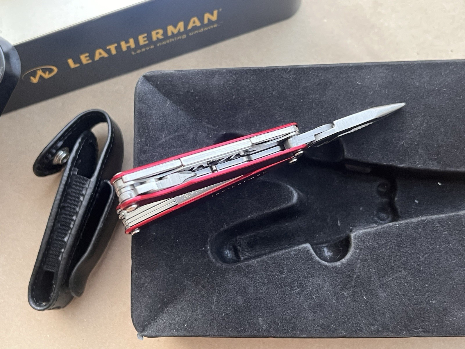 Leatherman Juice C2 – Inferno Red – New Old Stock – Collectibles, Retired.