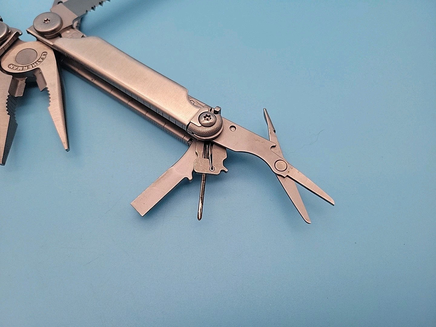 Leatherman WAVE Multi-Tool Dated 2006 – Silver – Pliers – File – Saw – Knife