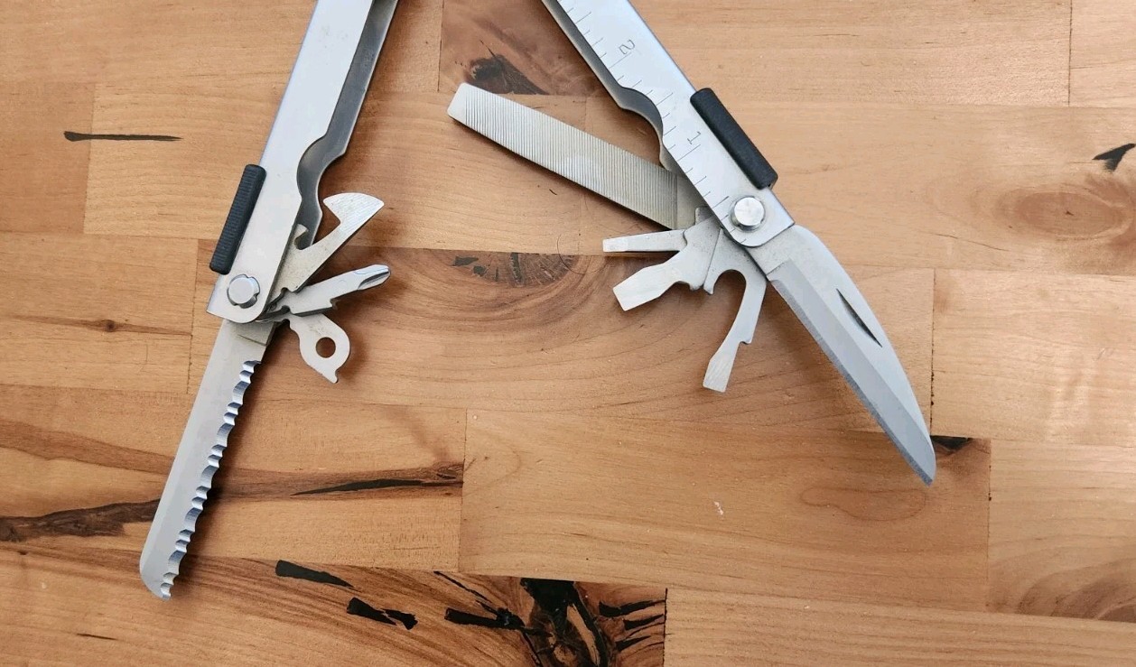 Gerber MP600 Multi-Tool Multi-Plier Needle Nose Silver – Great Condition – U54