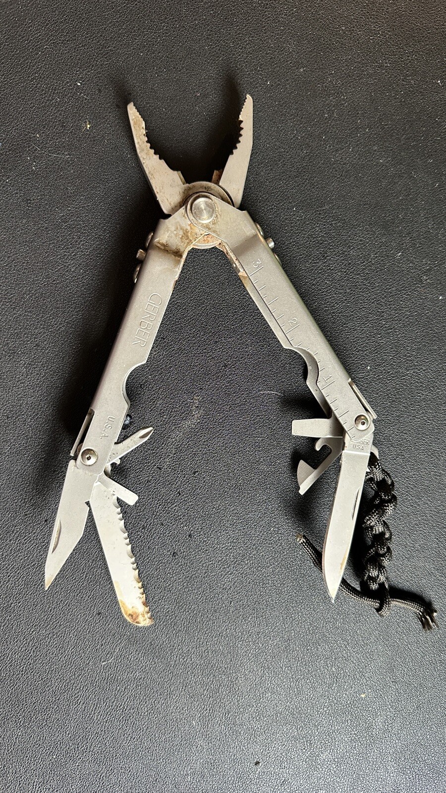 Gerber Steel Multi-plier Multi Tool Knife Pat 51427221 Genuine Leather Belt Case