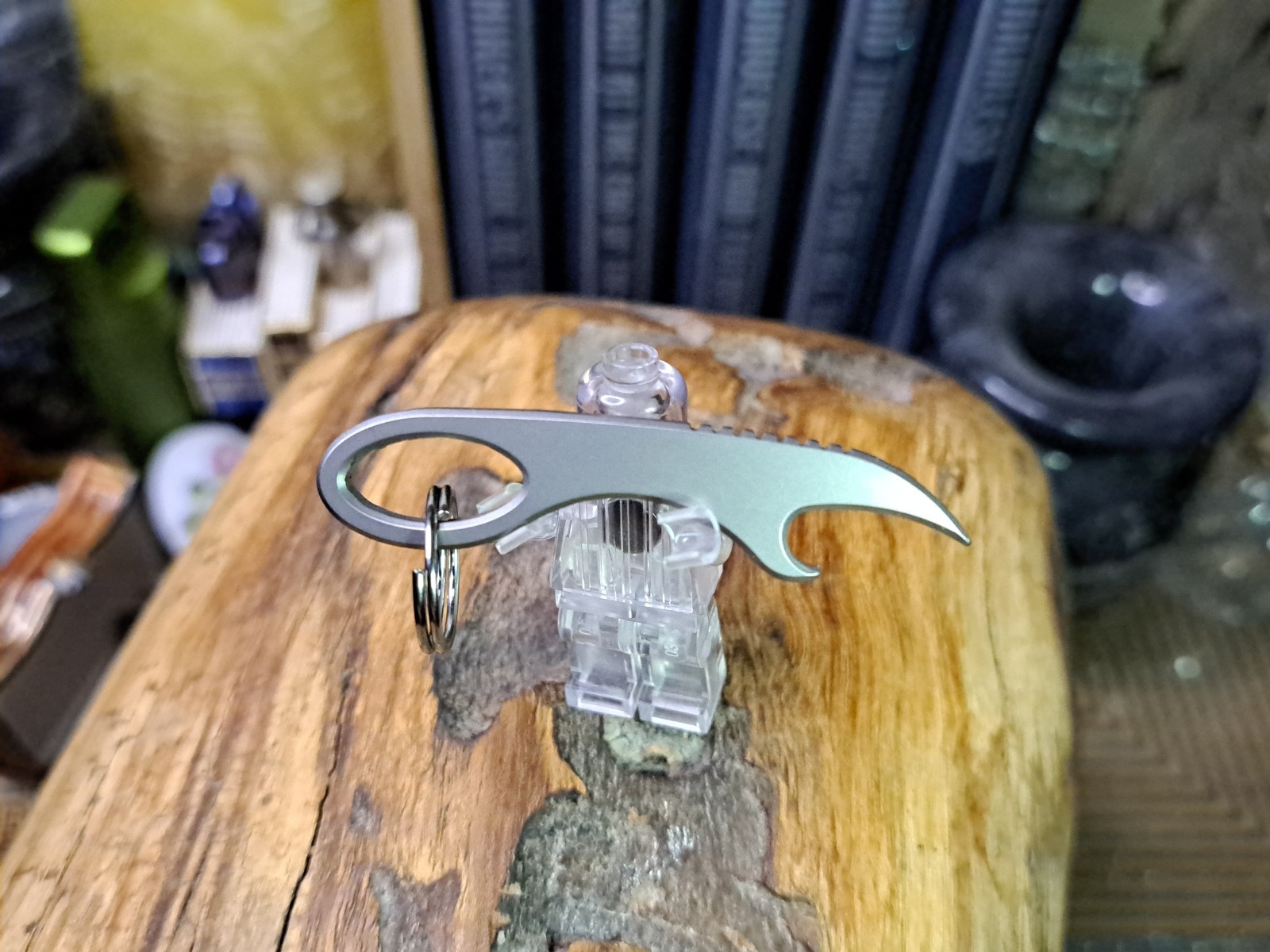 MINIMALIST MINI TITANIUM KEYCHAIN CLAW BOTTLE OPENER