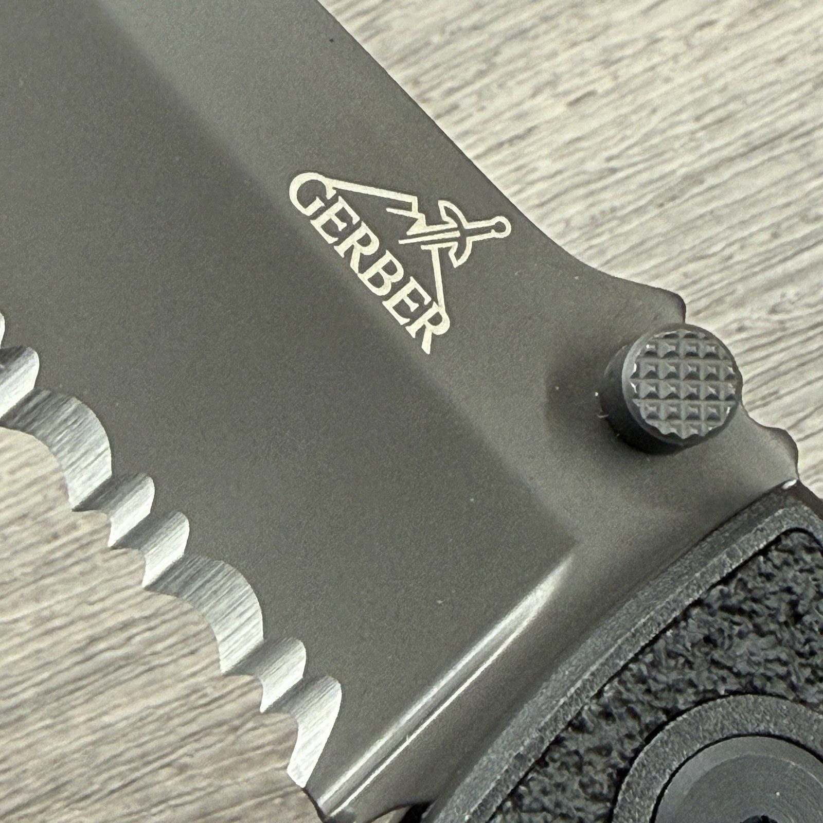 Gerber Icon Large Folding Knife Textured Aluminum Handle, Classic liner lock