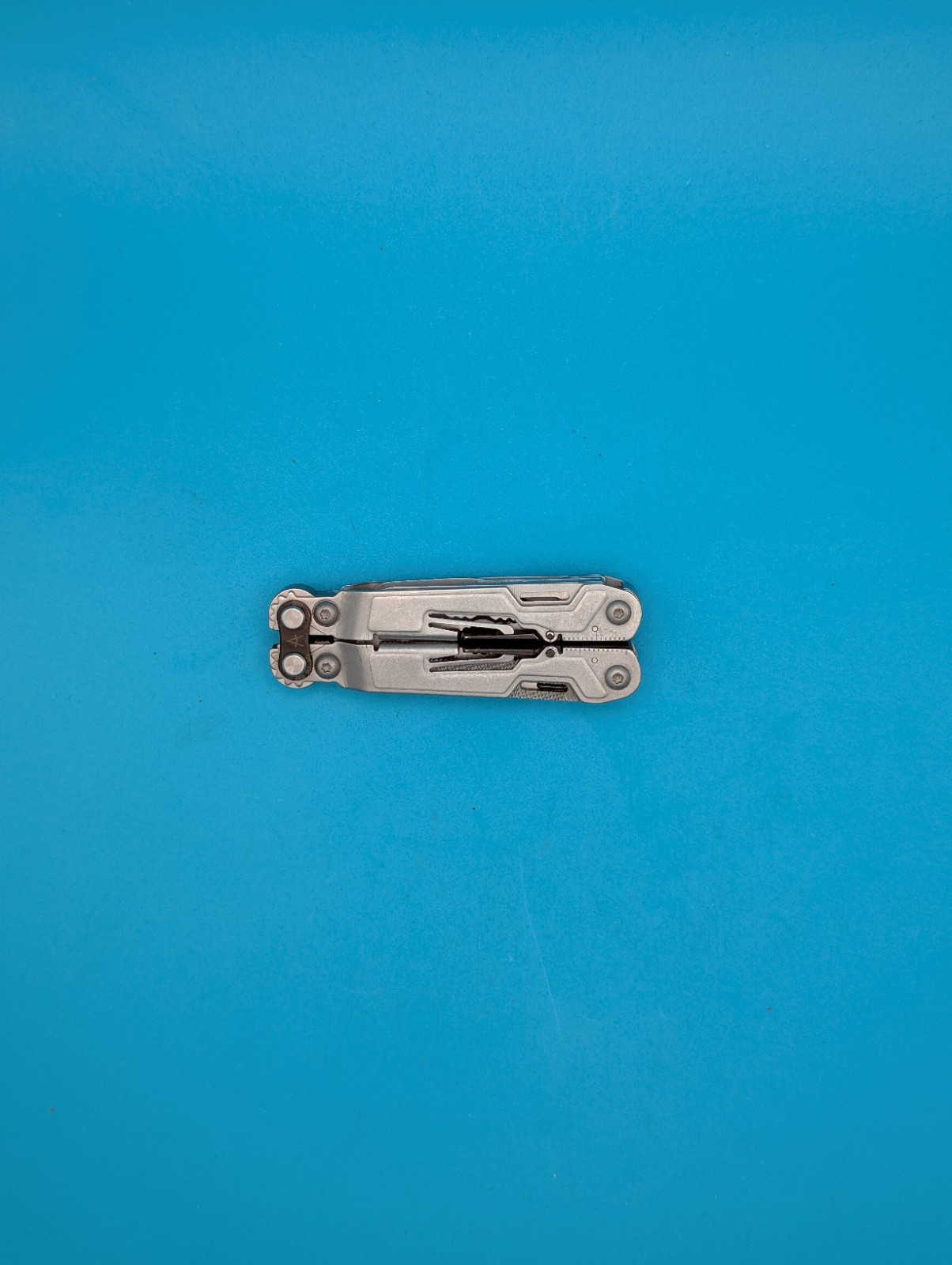 SOG PowerPint Tool Compact Lightweight Silver Multi-Tool!