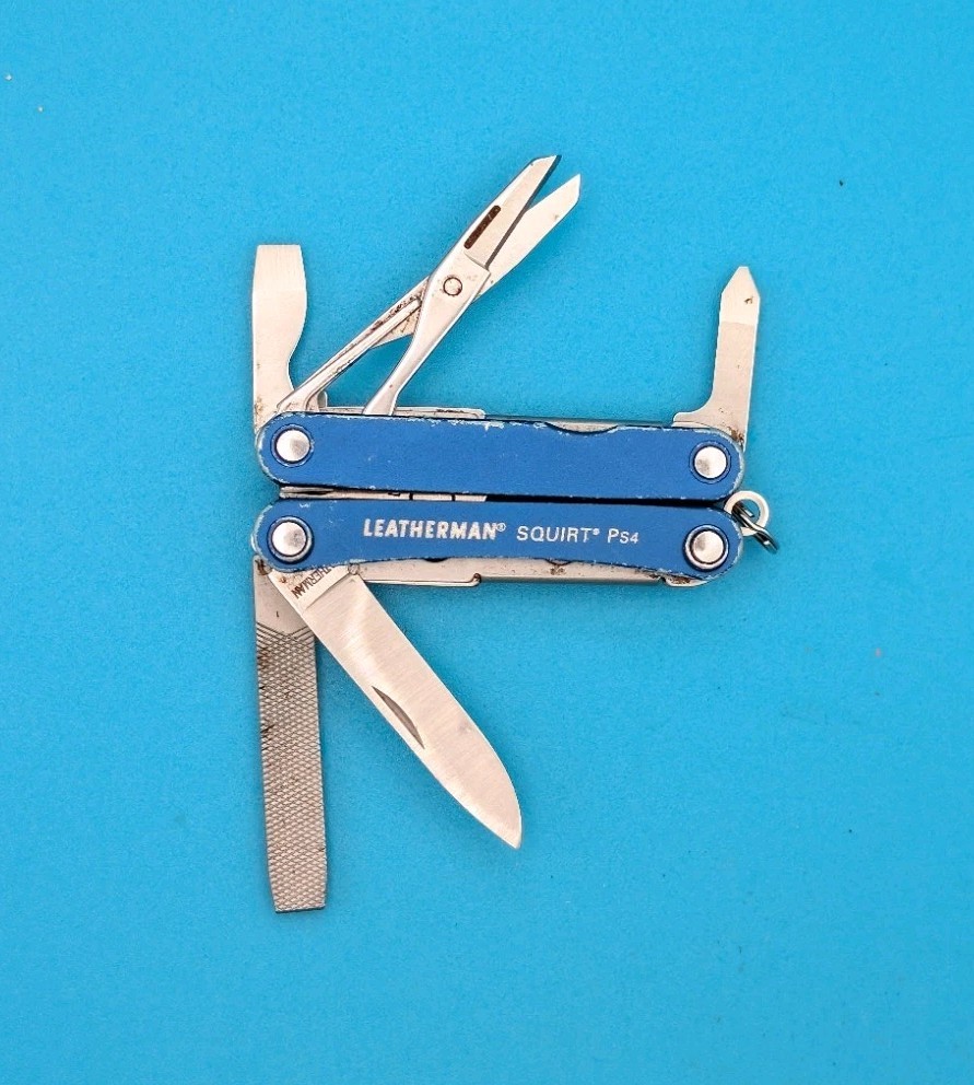 Leatherman SQUIRT PS4 Multi-Tool With Pliers Scissors Knife BLUE!