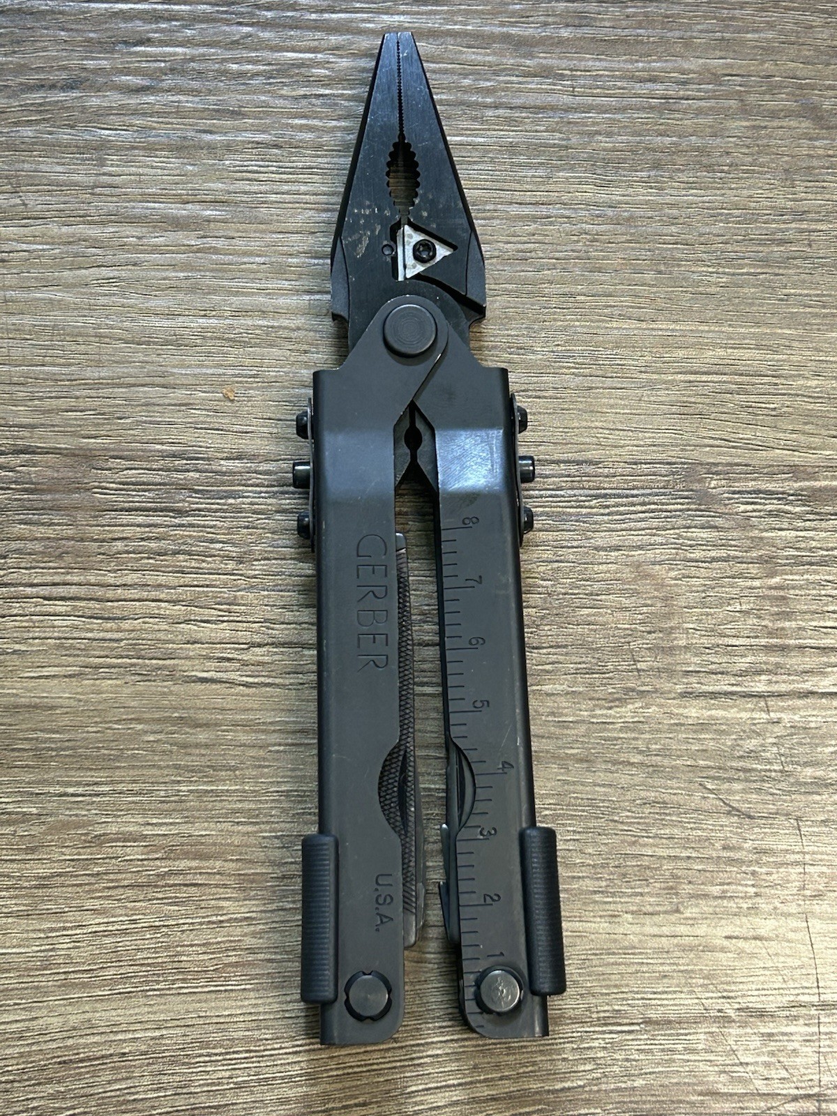 Gerber MP600 Black Oxide Multi-Tool With Sheath Carrying Case