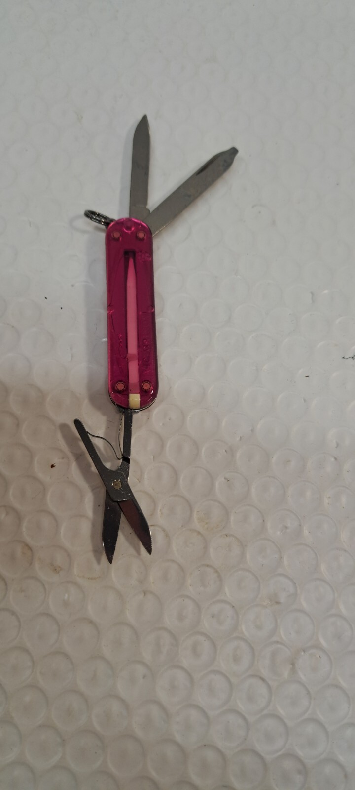 VICTORINOX CLASSIC SD 58MM SWISS ARMY KNIFE POCKET KEYCHAIN TRANSLUCENT PINK