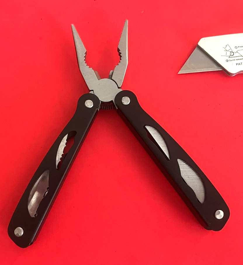 SHEFFIELD MULTI-TOOL AND BOX CUTTER KNIFE SET of 2 in CARRYING CASE