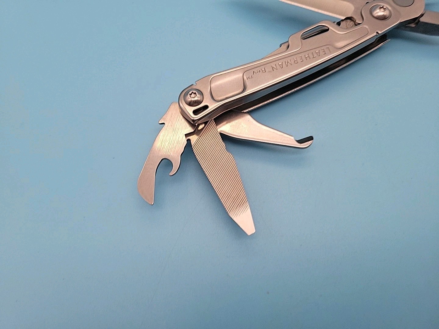 Leatherman Rev Multi-Tool – Pliers, Knife, Screwdrivers, Can Opener, File