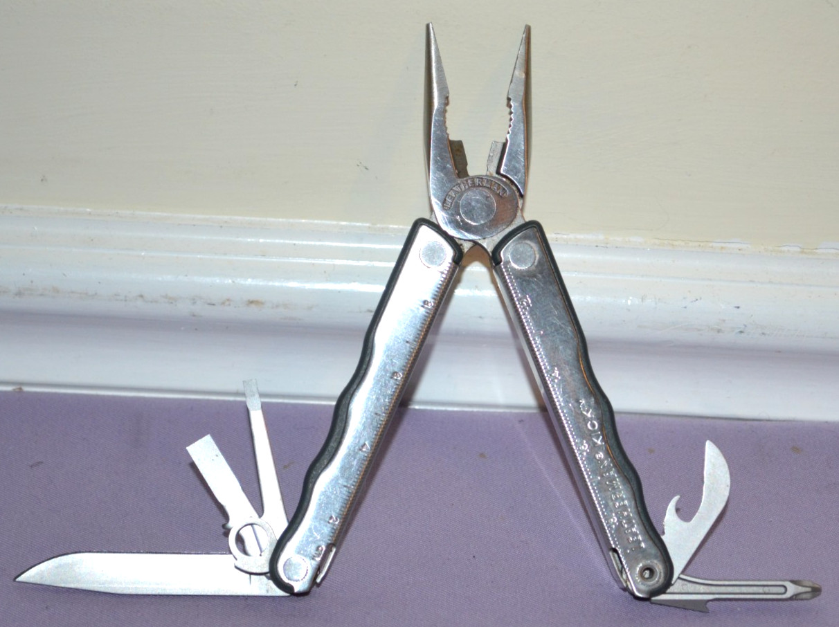 Genuine Leatherman Kick Silver Multi-Tool Knife, Pliers & Other Tools — Great