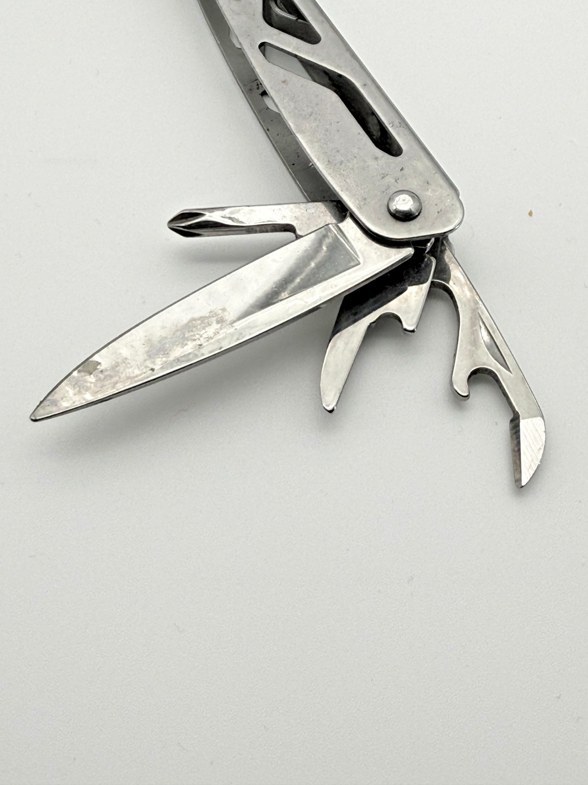 Stainless Steel Multi Tool Pliers Knife Saw File Screwdrivers Compact EDC