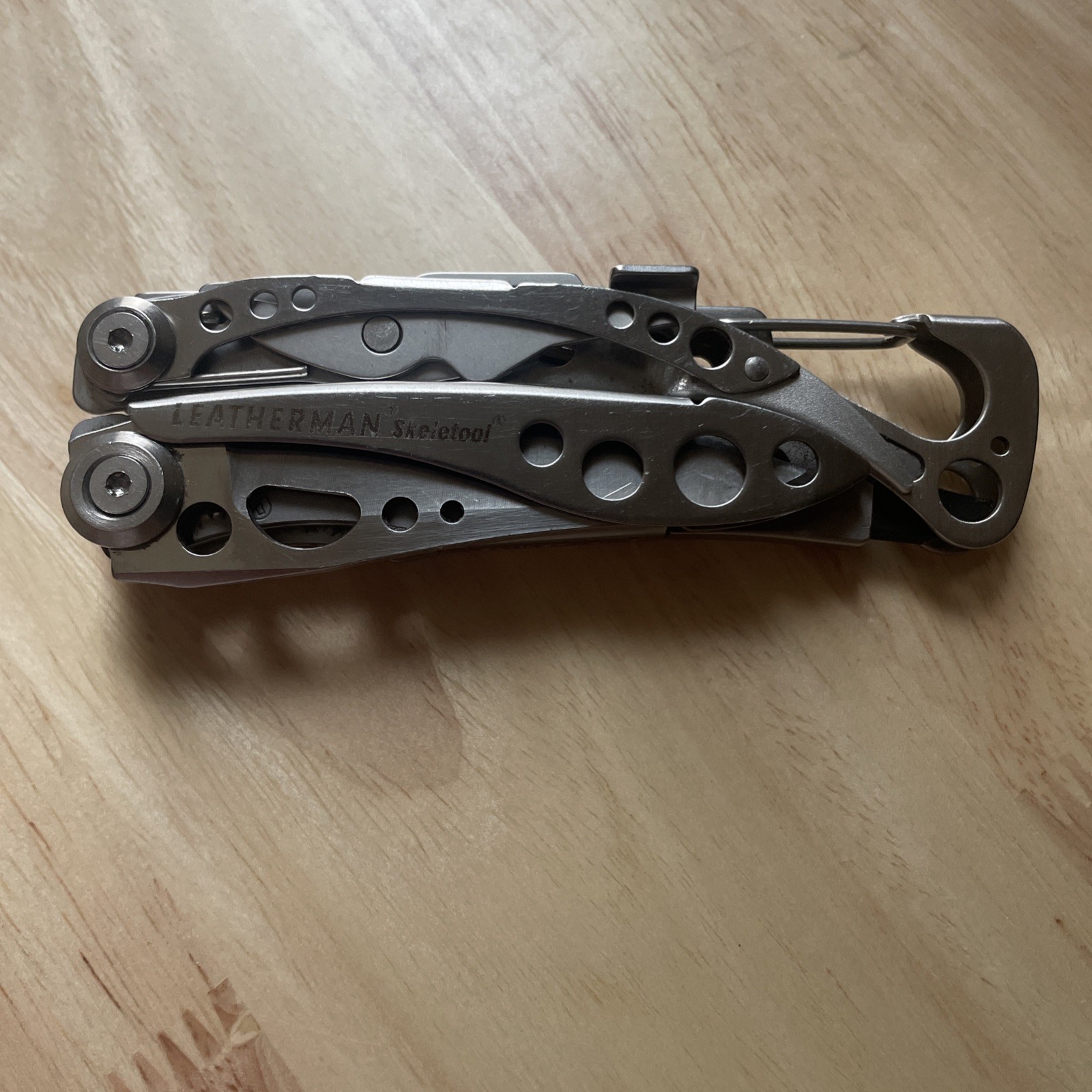 Leatherman Skeletool Mod w/Scissors Serrated Blade Multi-Tool
