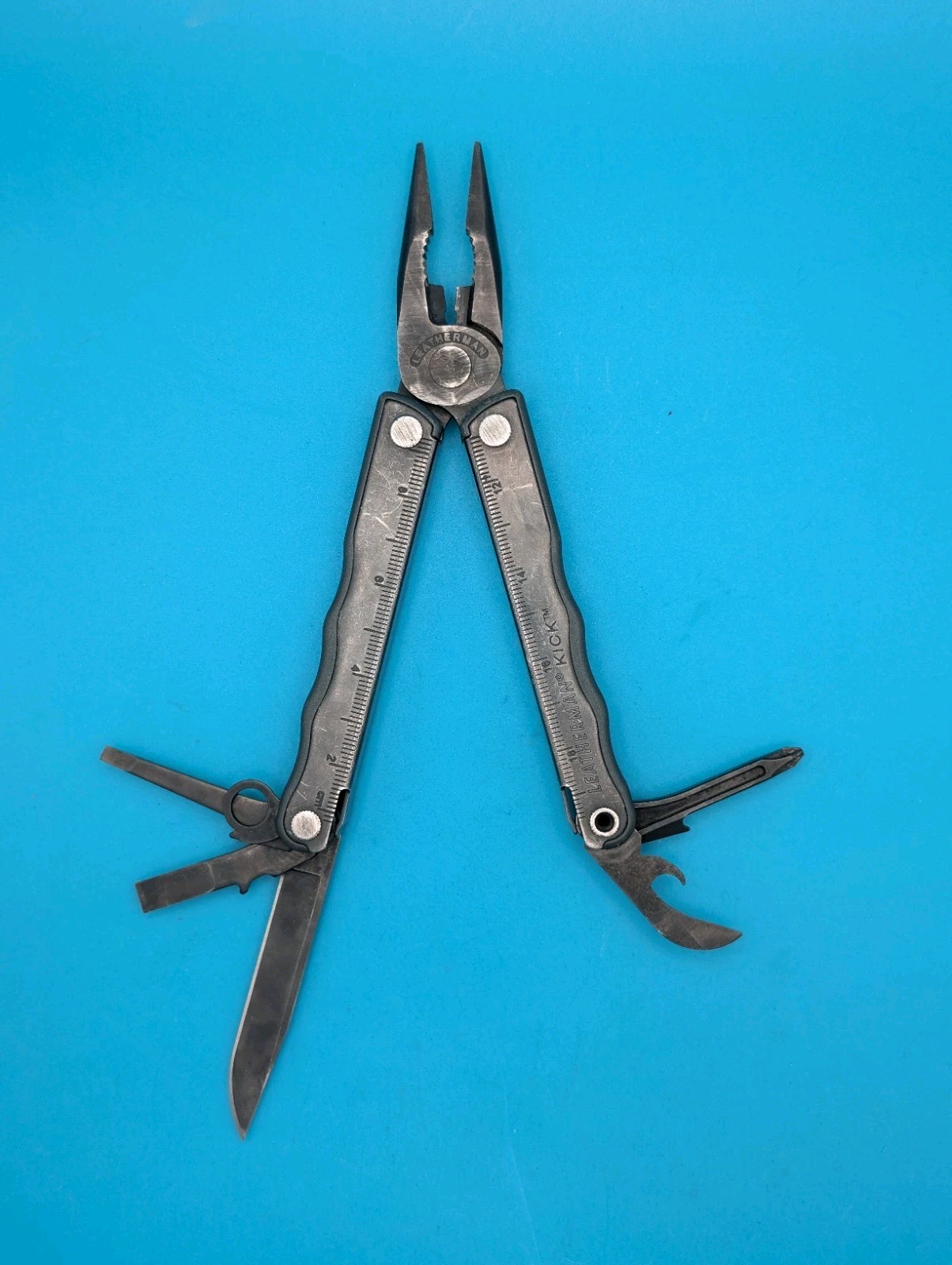 Leatherman Kick Multi-Tool, Knife, Pliers, Retired! BLACK! *ART PARKER*
