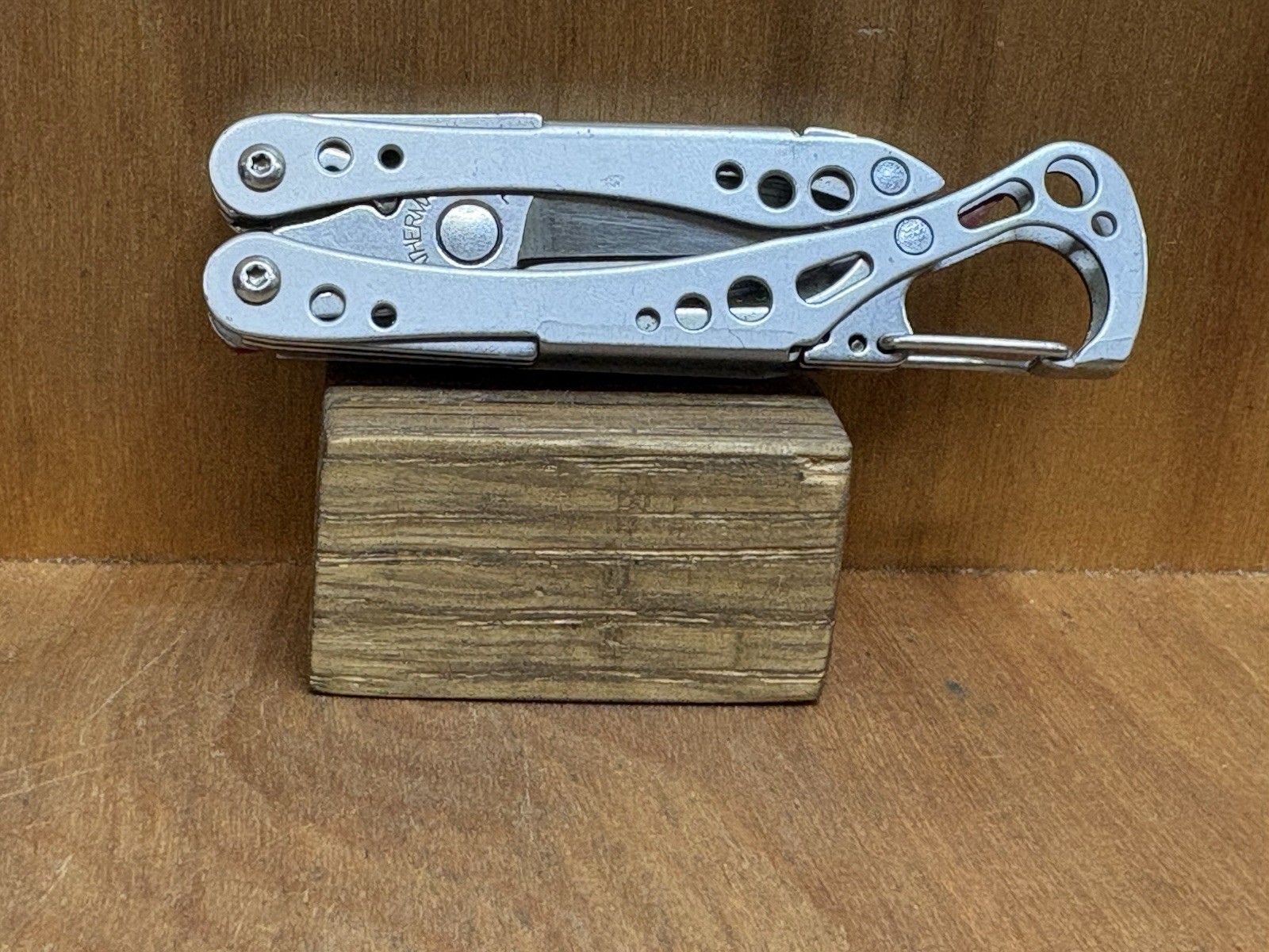 LEATHERMAN STYLE CS Red Multi-Tool Knife File Tweezer Carabiner NEAR MINT!